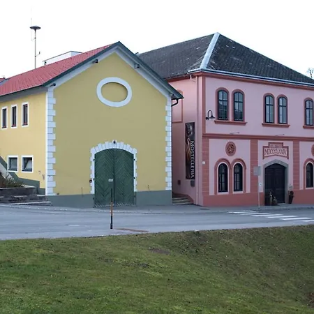 In Oed-oehling Near Danube River شقة *